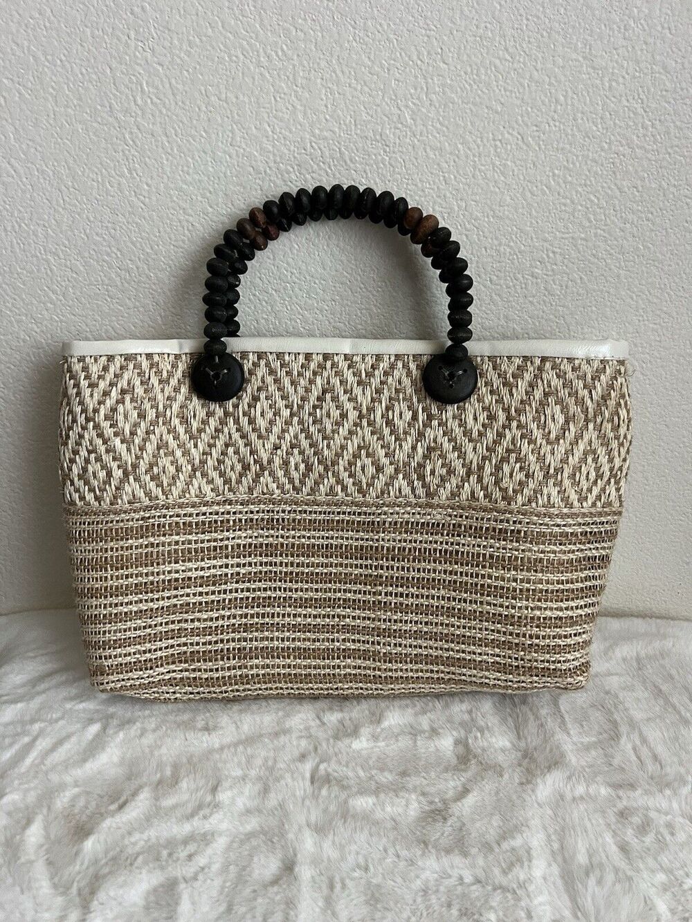 Women’s Woven Wooden Handle Bag Purse Zip Closure Tan Cream Brown